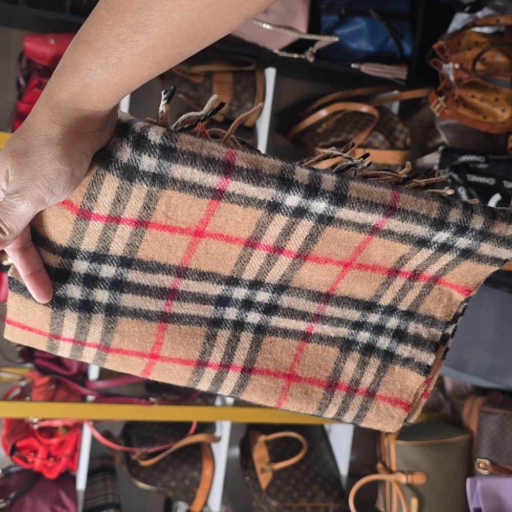 Burberry Novacheck Pattern Scarf in 100% Lambswool